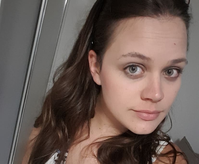 Samantha (32), $350, Non-smoker, No pets, and No children