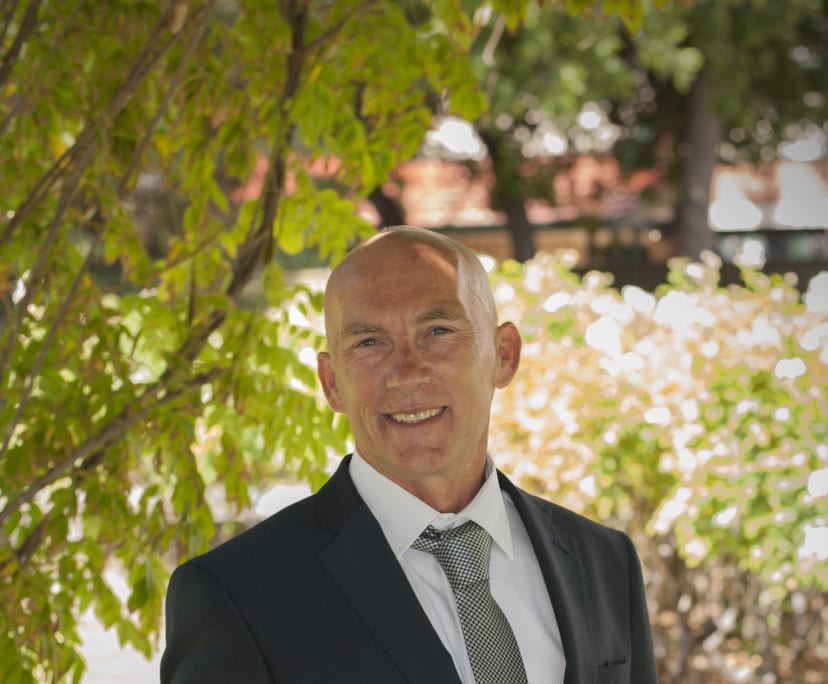 mark (59), $300, Have pets, Smoker, and No children