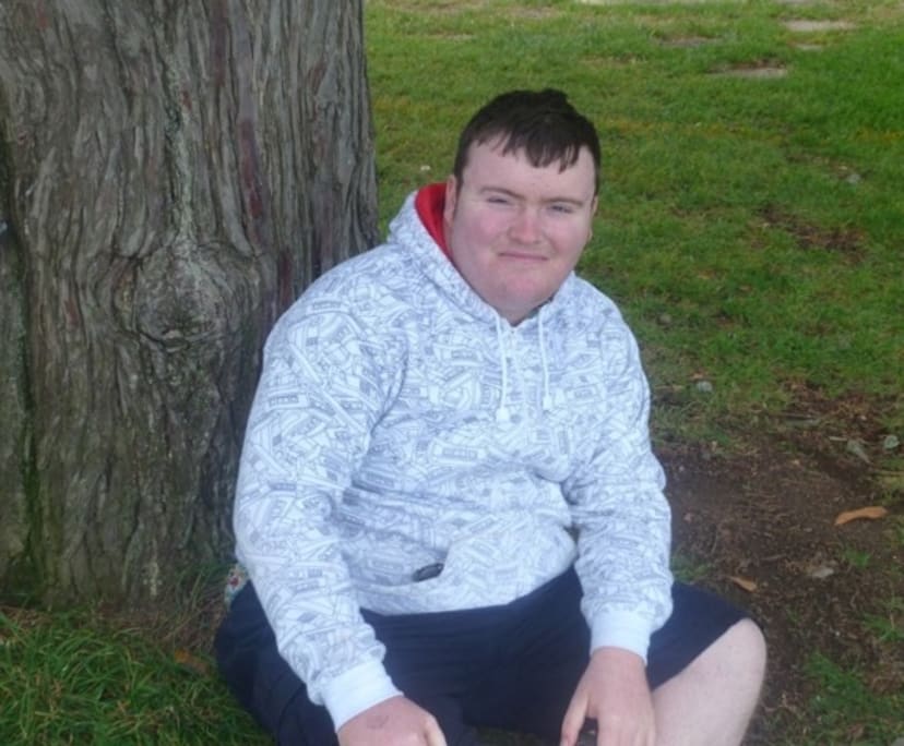 Cameron (34), $400, Non-smoker, No pets, and No children