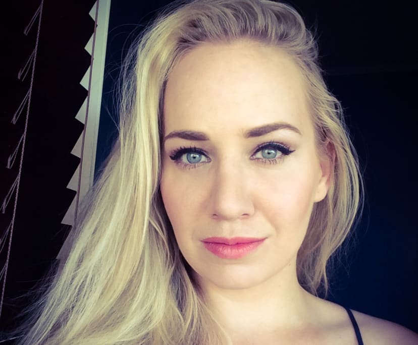 Pavla (40), $450, No pets, No children, and Non-smoker