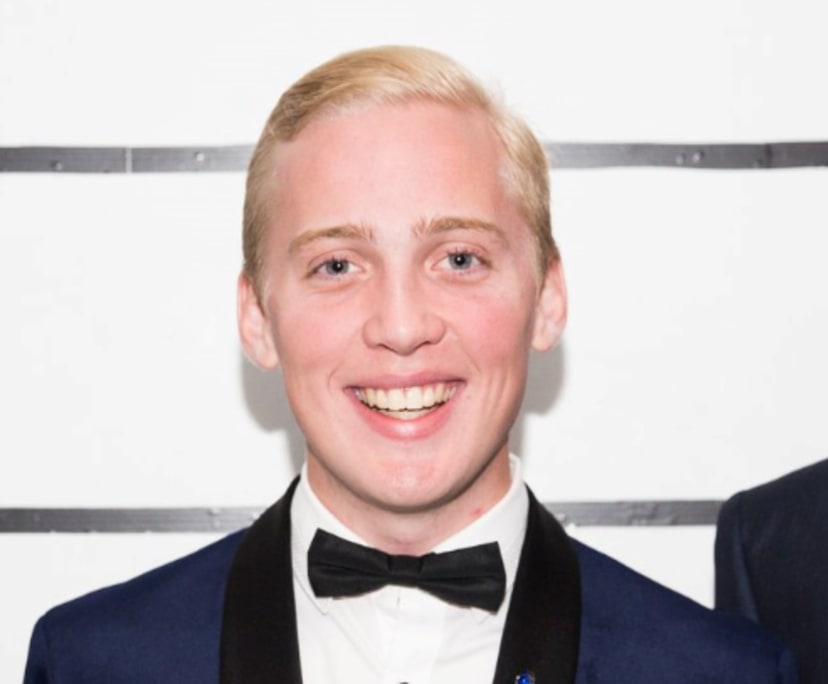 Johan (27), $350, Non-smoker, No pets, and No children