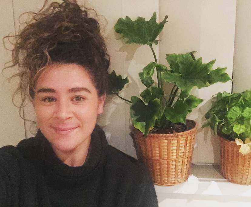 Rebecca (37), $230, Non-smoker, Have pets, and No children