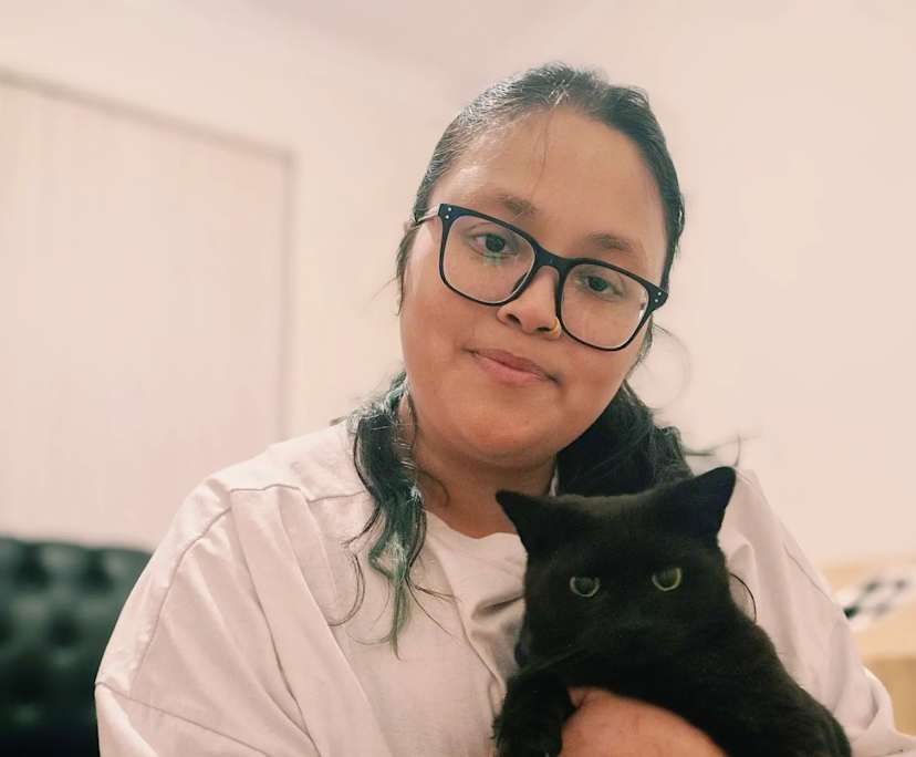 Nur (31), $300, Non-smoker, Have pets, and No children