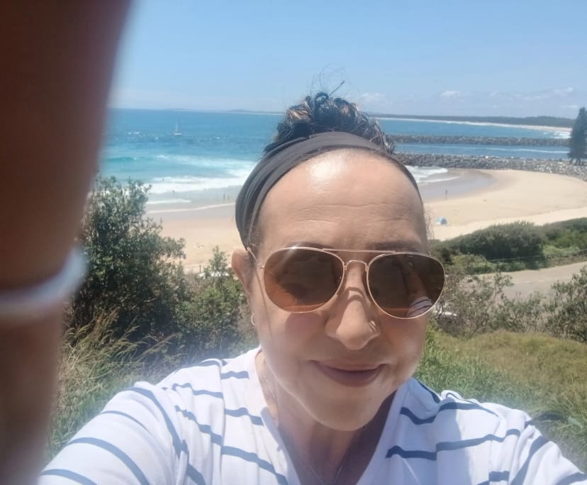 Lauretta (59), $650, Non-smoker, Have pets, and No children