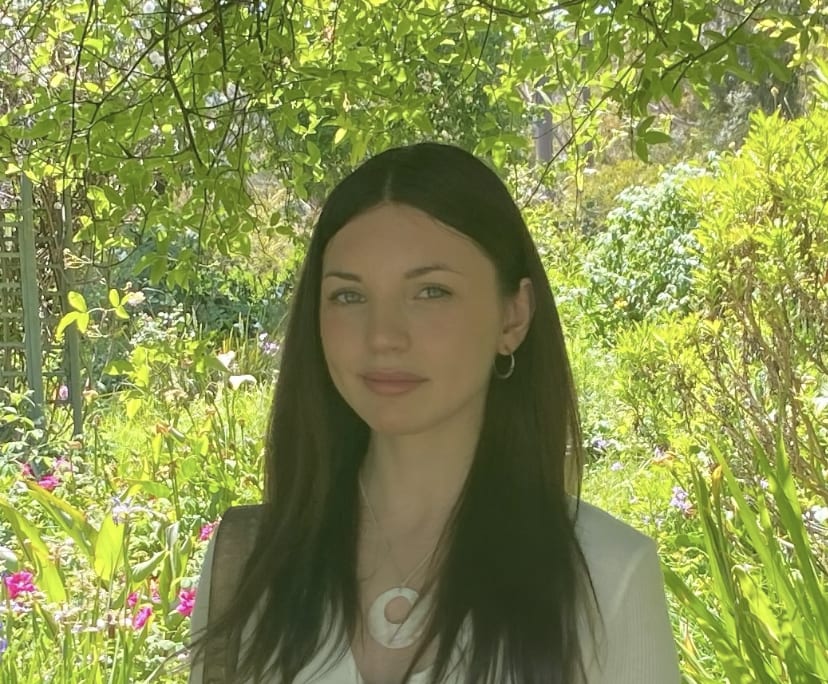 Rebecca (27), $360, Non-smoker, No pets, and No children