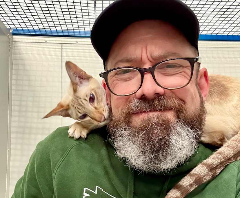 Anthony (51), $500, LGBTQIA+, Non-smoker, Have pets, and No children