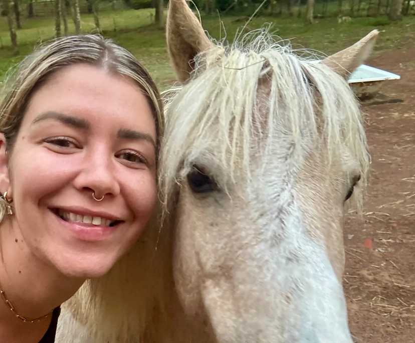 Brooke (32), $270, Non-smoker, Have pets, and No children