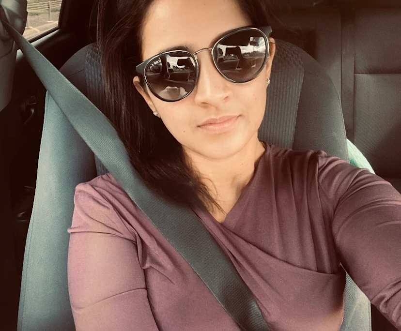 Pravija (32), $400, Non-smoker, Have children, and No pets