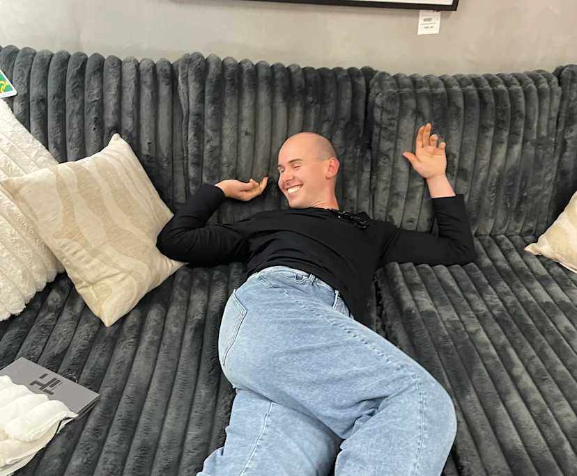 Brandon (25), $250, LGBTQIA+, Non-smoker, No pets, and No children