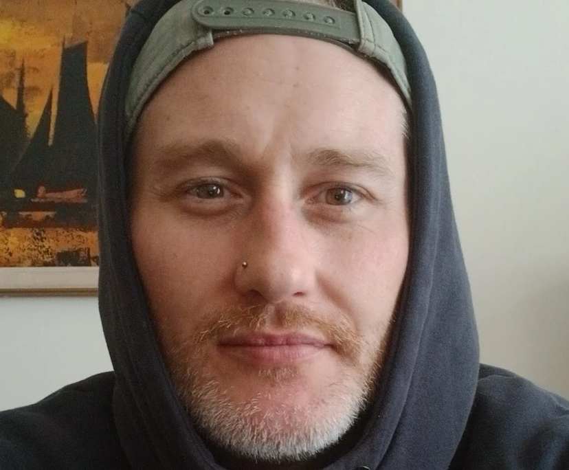 Joshua (36), $250, Non-smoker, No pets, and No children