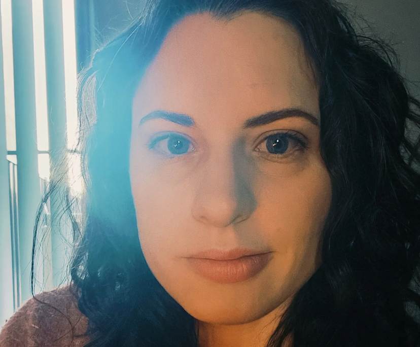 Rebecca (38), $300, Have pets, Non-smoker, and No children