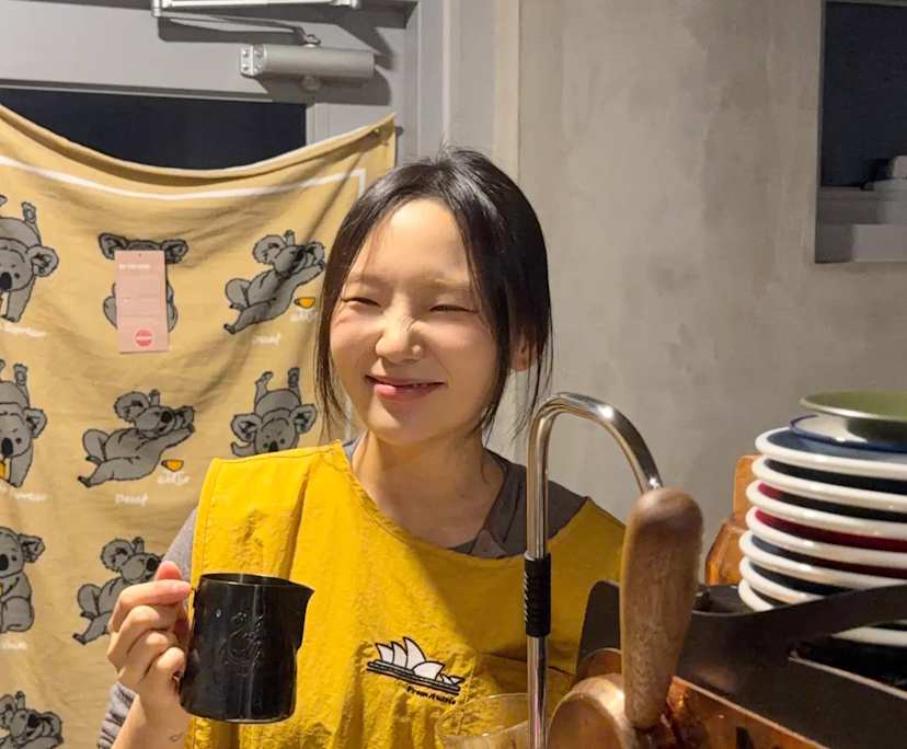 Kiya Lee (24), $300, Non-smoker, No pets, and No children