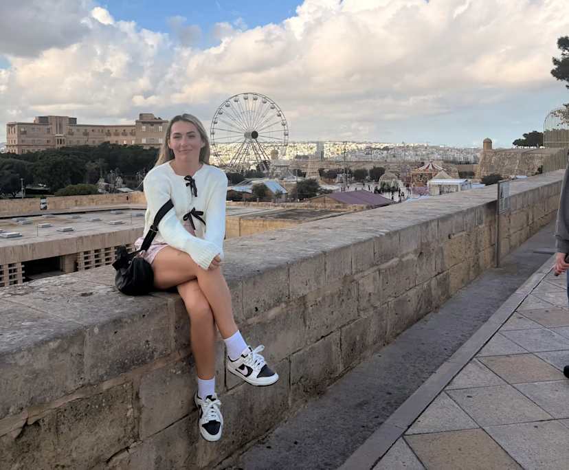 rhiannan (25), $550, 