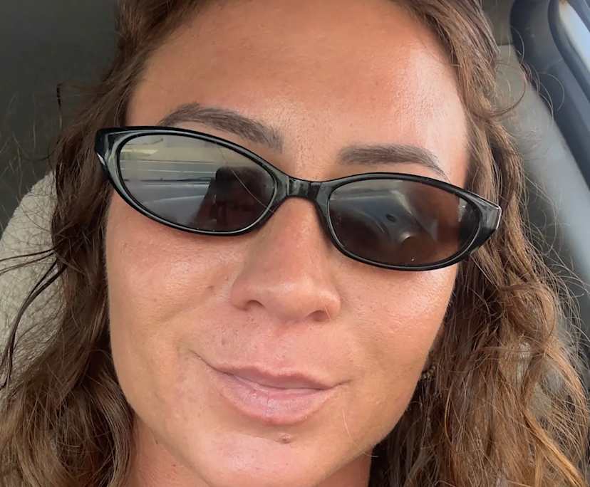 Jess (32), $350, Non-smoker, No pets, and No children