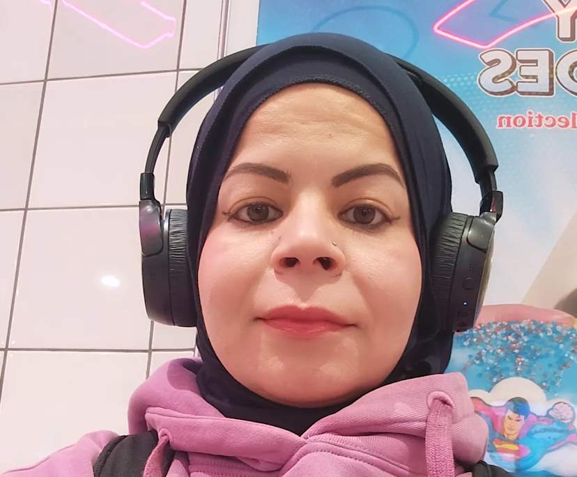 Mariyam Khan (44), $400, Non-smoker, No pets, and No children