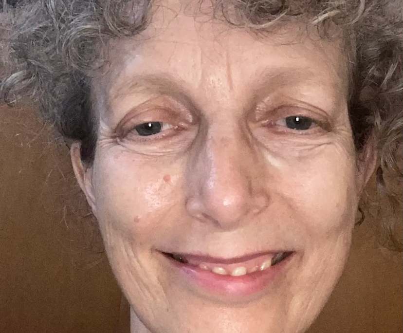 Sally Rowe (56), $600, No pets, No children, and Non-smoker