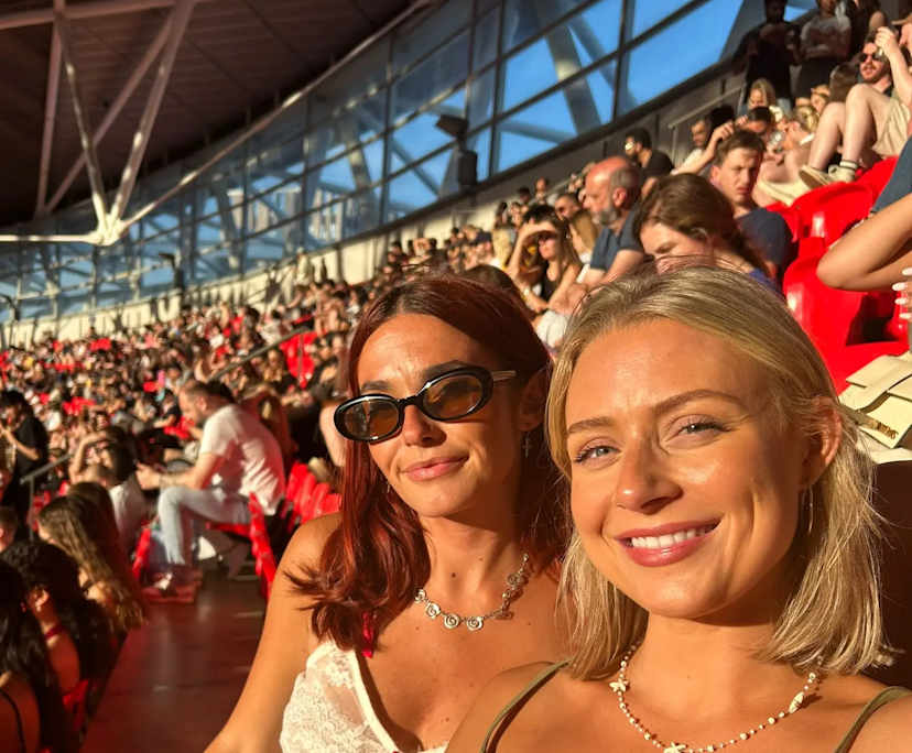 Emily (27) and Isabella (26), $550, 