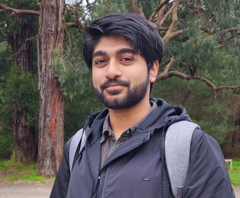 Hari (23), $300, No pets, Non-smoker, and No children