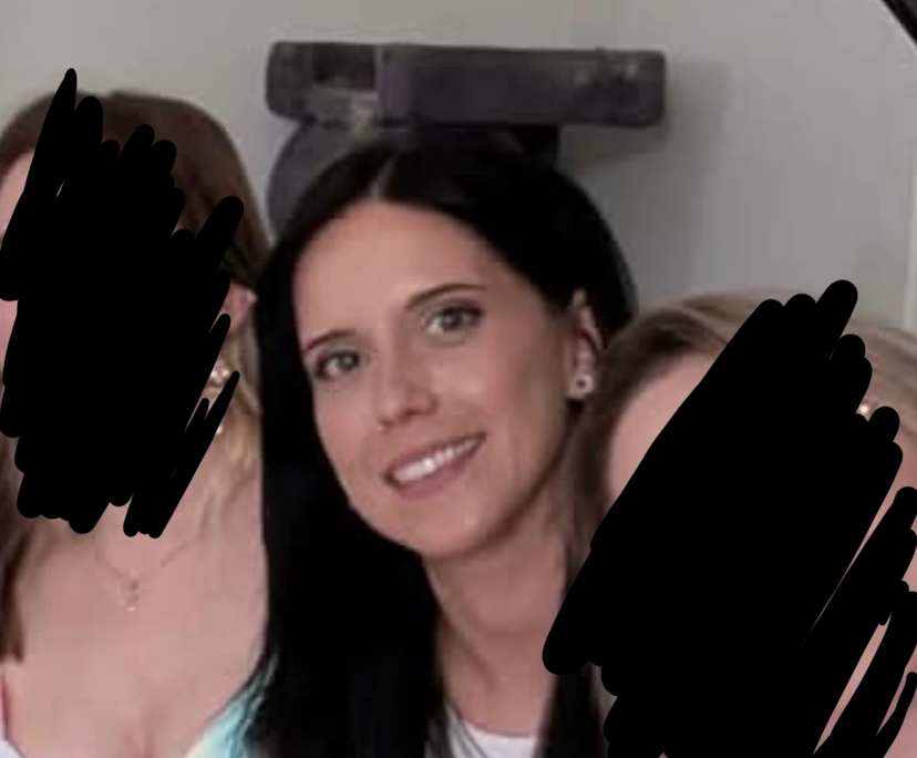 Nadia (37), $250, Non-smoker, Have pets, and No children