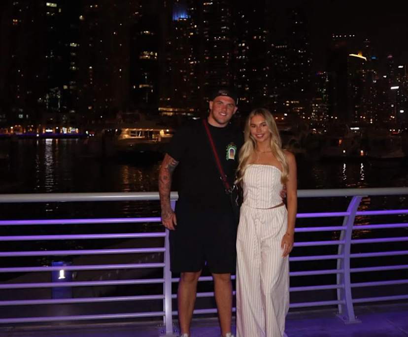 Louis (24), Keeley (21), Jack (26) and Molly (26), $1,000, 