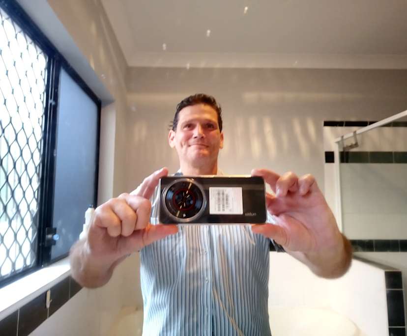 Ryan (47), $300, Have children, Non-smoker, and No pets