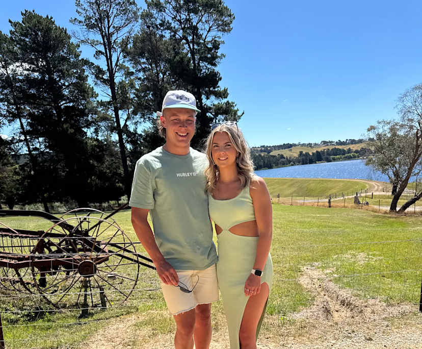 Tayla (20) and Tully (19), $500, 