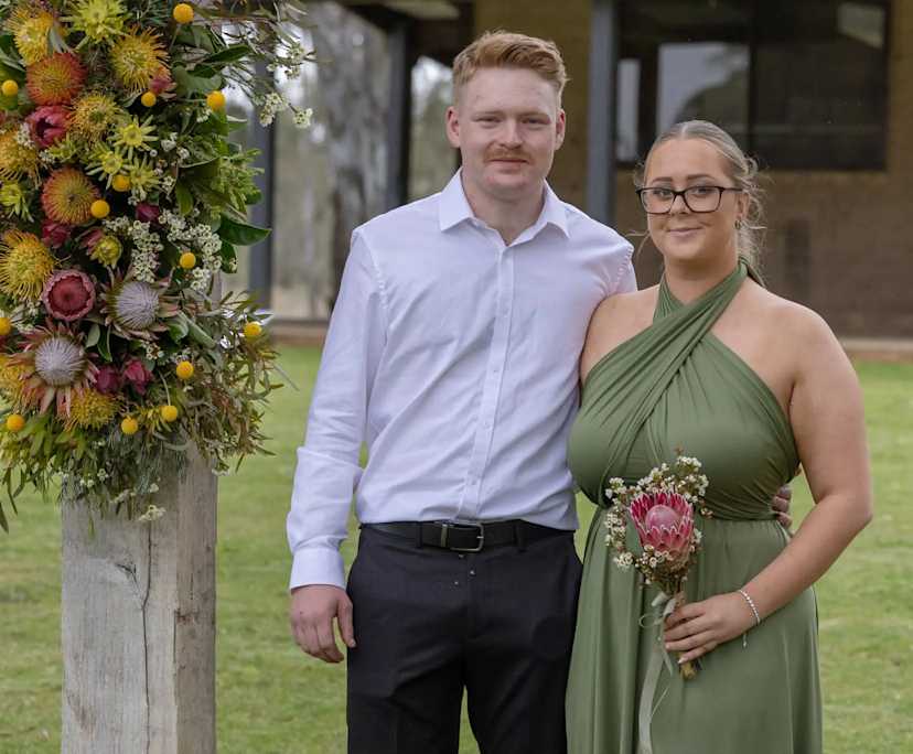 jessica (19) and duncan (21), $300, Non-smoker, Have pets, and No children