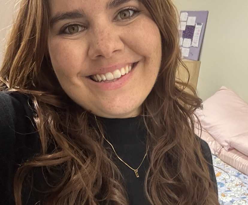 Lesley (30), $300, Non-smoker, No pets, and No children