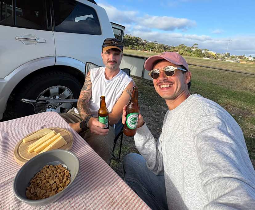 Killian (28) and Julien (29), $300, LGBTQIA+, Non-smoker, Have pets, and No children