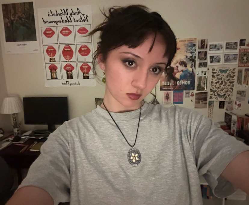 Sasha (20), $300, LGBTQIA+, Non-smoker, No pets, and No children