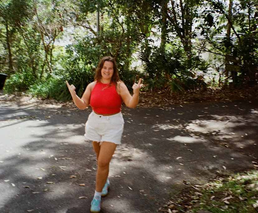 Rachael (27), $700, No pets, Non-smoker, and No children