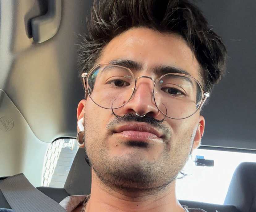 Sebastián (30), $350, Have pets, LGBTQIA+, Non-smoker, No pets, and No children