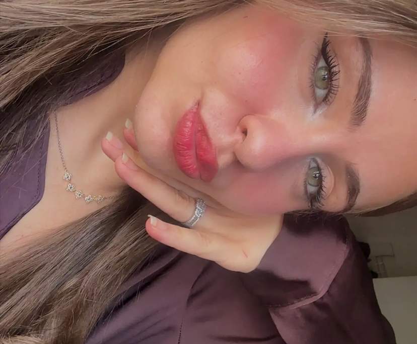 Assia (23), $350, Non-smoker, Have pets, and No children