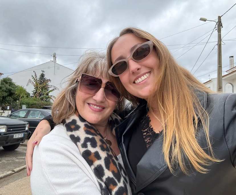 Nádia (25), Paula (52) and João (55), $750, No pets, Non-smoker, and No children