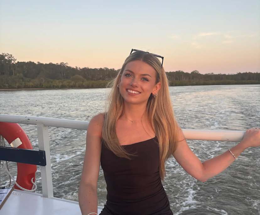 Savannah (26), $600, 