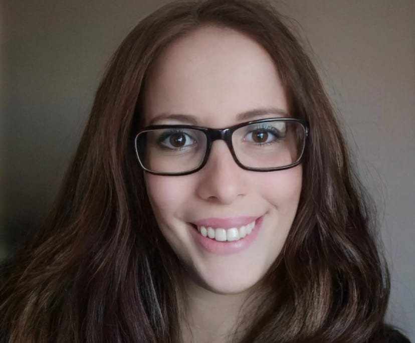 Kat (46), $160, No pets, Smoker, and No children