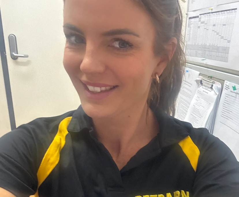Kerri (40), $300, Non-smoker, Have pets, and No children