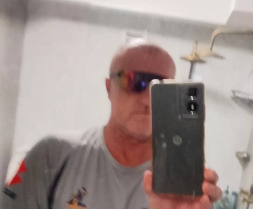 Jesse (54), $300, Non-smoker, No pets, and No children