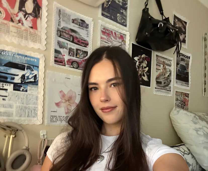 Mima (19), $260, Non-smoker, No pets, and No children