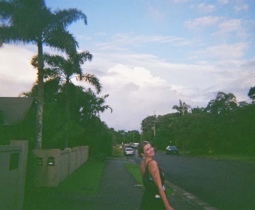 Annalise (23), $350, Non-smoker, No pets, and No children