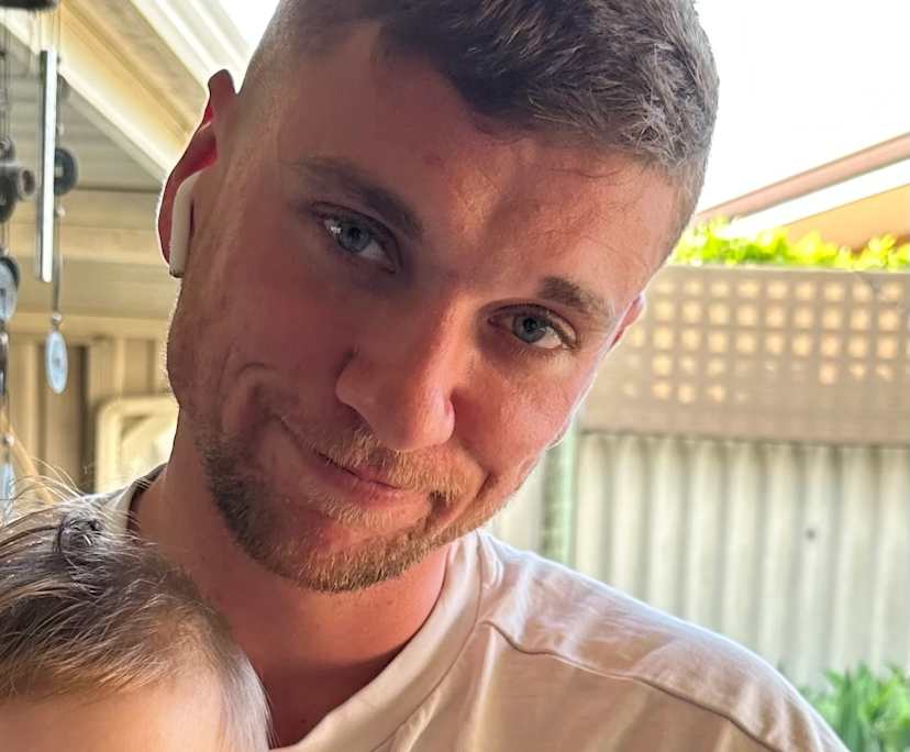 Riley (24), $300, Have children, Smoker, and No pets