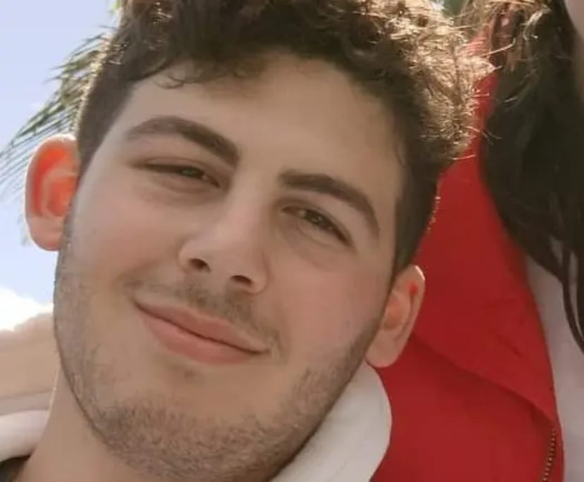 Sebastian (21), $350, Smoker, No pets, and No children