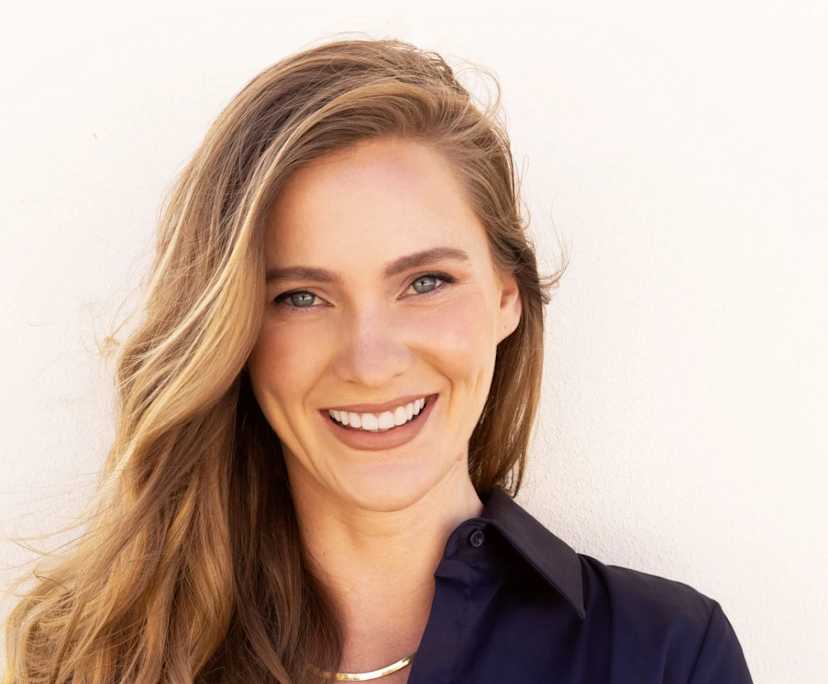 Jessica (30), $375, Non-smoker, Have children, and No pets