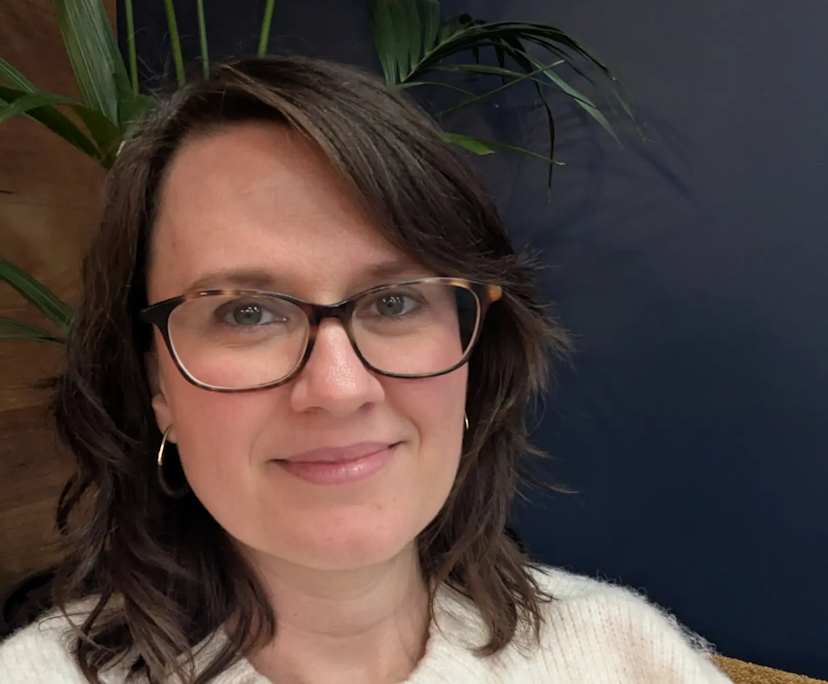 Alethea (40), $470, No pets, Non-smoker, and No children