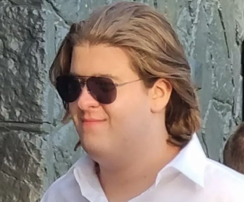 Henry (20), $200, LGBTQIA+, Non-smoker, No pets, and No children