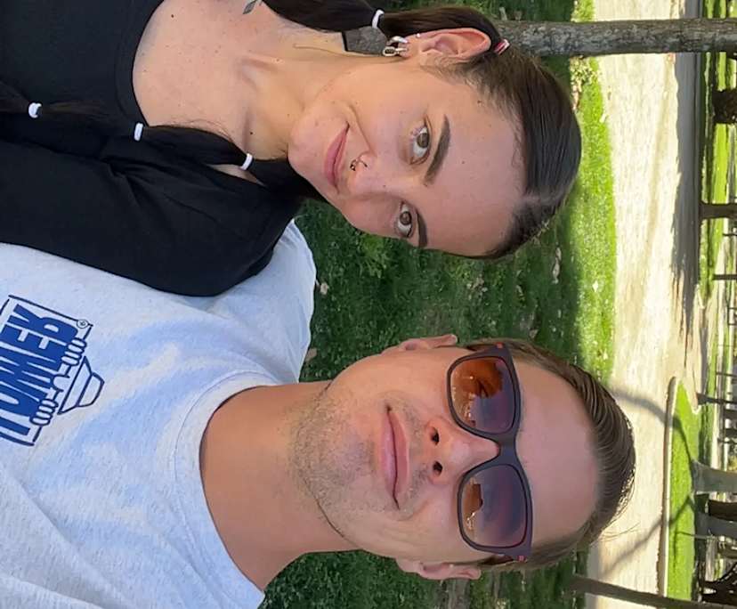 Carrie (24) and Liam (27), $400, 