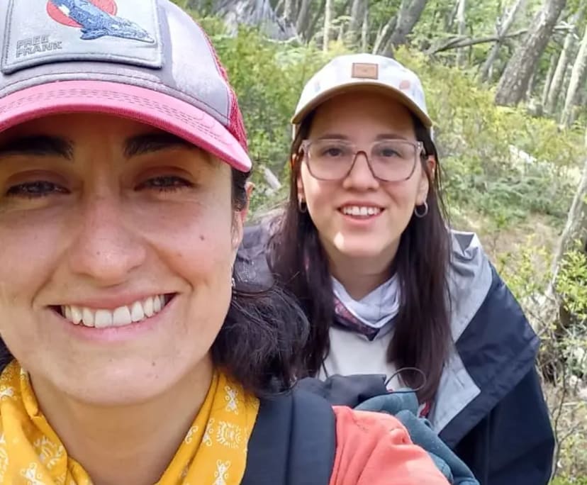 malu-34-and-agustina-32-looking-in-nobby-beach-flatmates-au