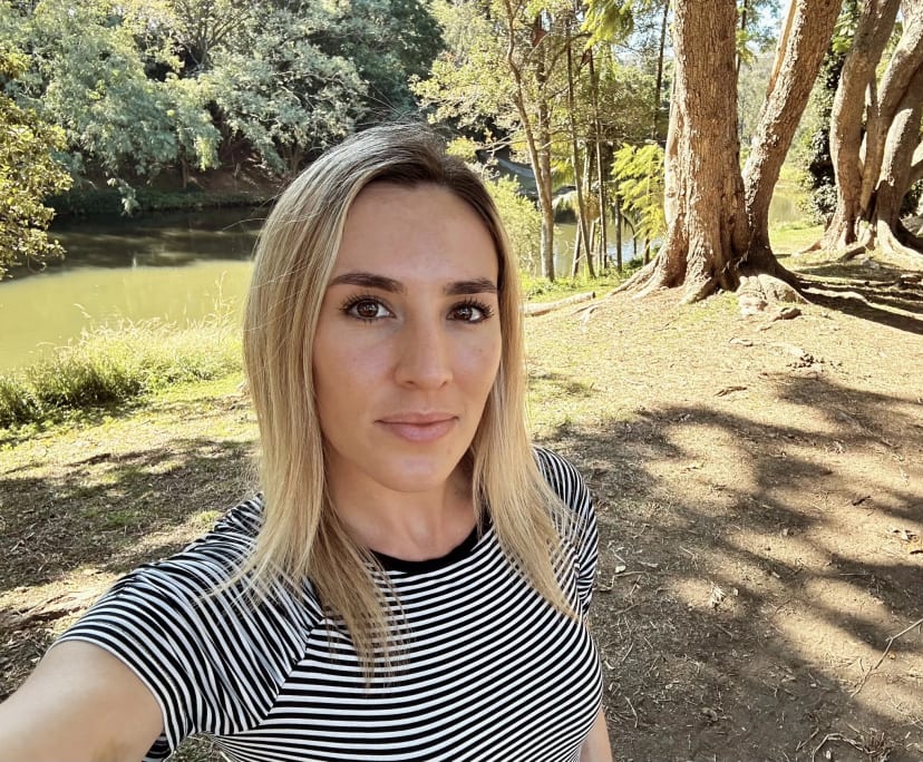christie-30-looking-in-carrara-varsity-lakes-m-flatmates-au