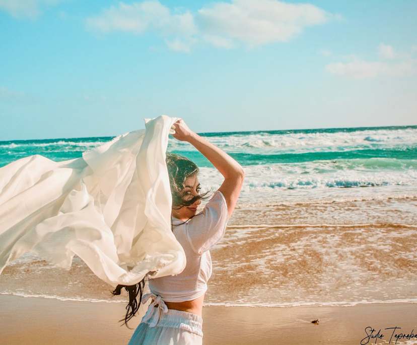 Julie (26), $500, Non-smoker, Have pets, and No children