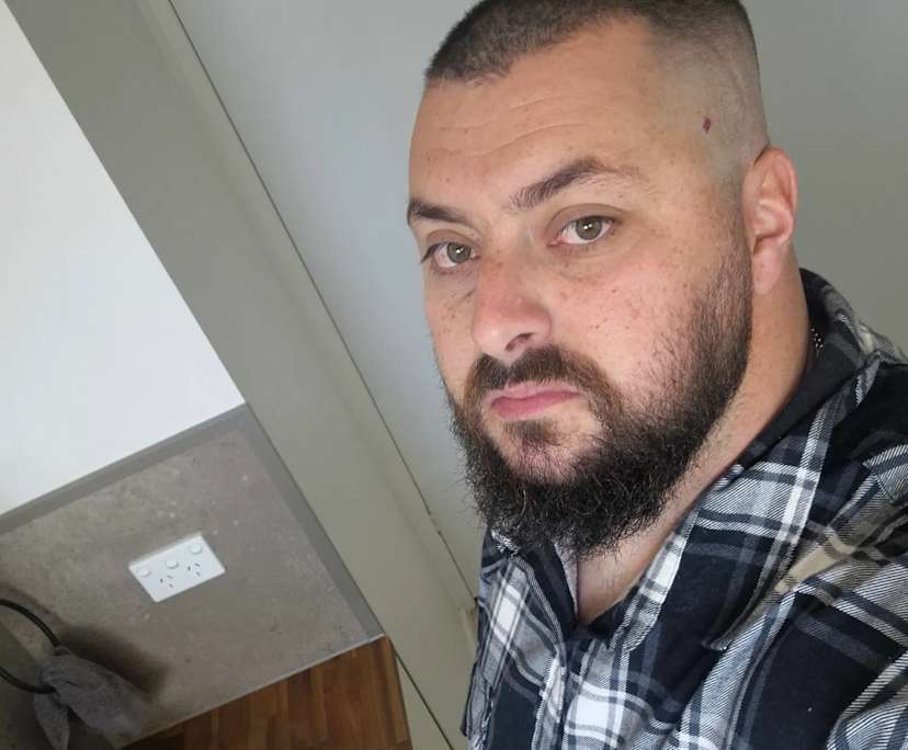 Matt (34), $300, No pets, Non-smoker, and No children